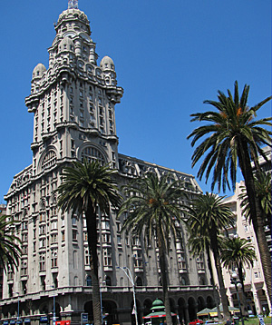 mvd1 Palacio Salvo, o Edifício Martinelli de Montevidéu