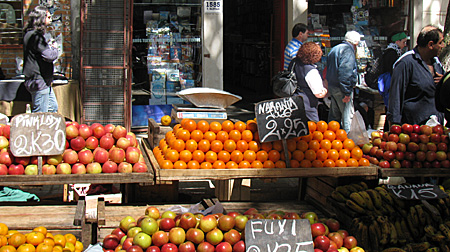 tris-frutas Chica guapa no paga, pero también no lleva!