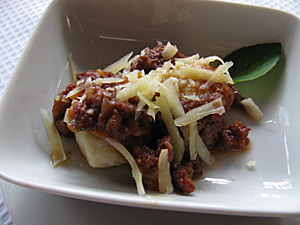 qdc-robalo Nhoque de batata-doce e ragu de lingüiça