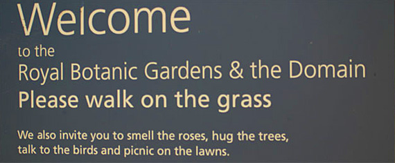Placa no parque Domain Placa no National Gardens