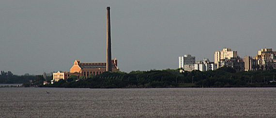 Usina do Gasômetro, vista da Fundação Iberê Camargo Usina do Gasômetro, vista da Fundação Iberê Camargo