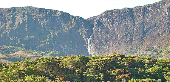 Serra da Canastra. Foto: Ernesto o Pato e Cibele Fabichak Serra da Canastra. Foto: Ernesto o Pato e Cibele Fabichak