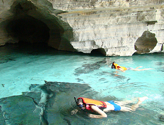 Gruta da Pratinha, Chapada Diamantina. Foto: Cibele Fabichak Gruta da Pratinha, Chapada Diamantina. Foto: Cibele Fabichak