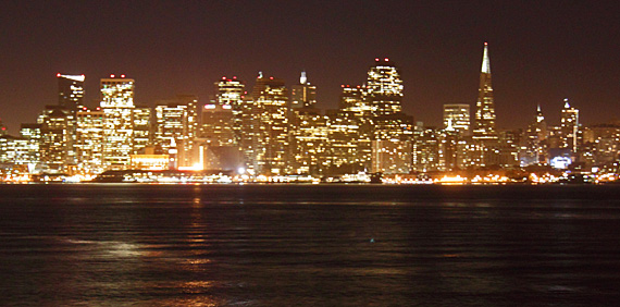 Bay Bridge e San Francisco vistos da Treasure Island Bay Bridge e San Francisco vistos da Treasure Island