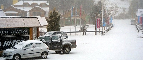 Neve em Bariloche, 29/6/2011; foto: anbariloche.com.ar Neve em Bariloche, 29/6/2011; foto: anbariloche.com.ar