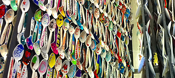 Colheres decoradas na Annapolis Ice Cream Factory Colheres decoradas na Annapolis Ice Cream Factory