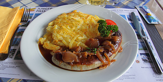 Rösti com salsicha Rösti com salsicha