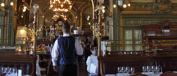 Le Train Bleu