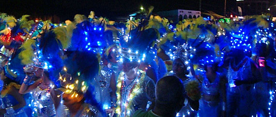 Lighting Parade, Aruba, 2012 - foto: Aqui em Aruba Lighting Parade, Aruba, 2012 - foto: Aqui em Aruba