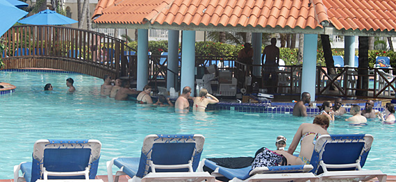 Barceló Premium Punta Cana: piscina principal
