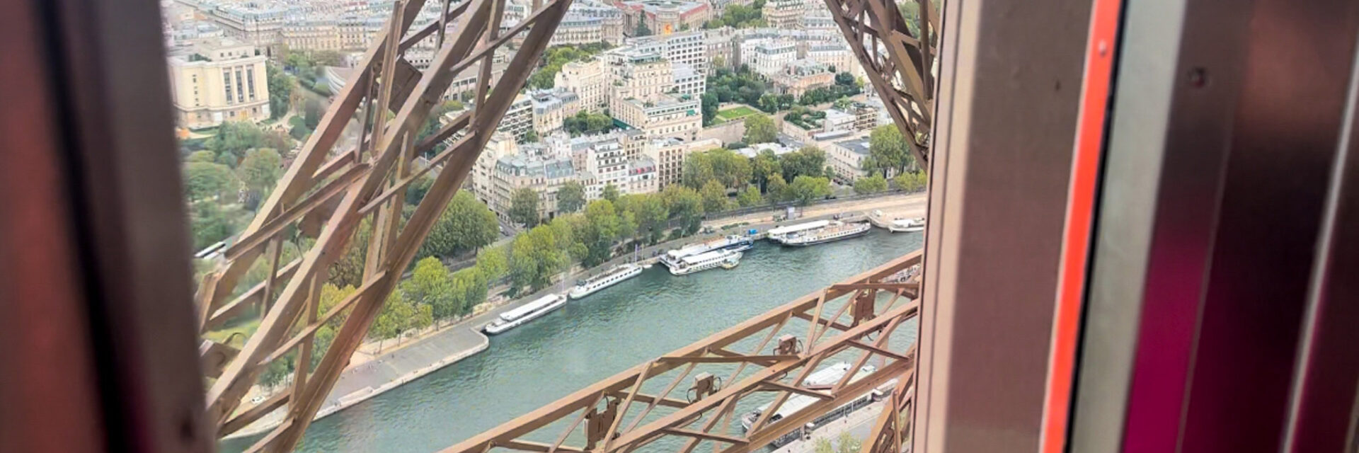 Torre Eiffel elevador