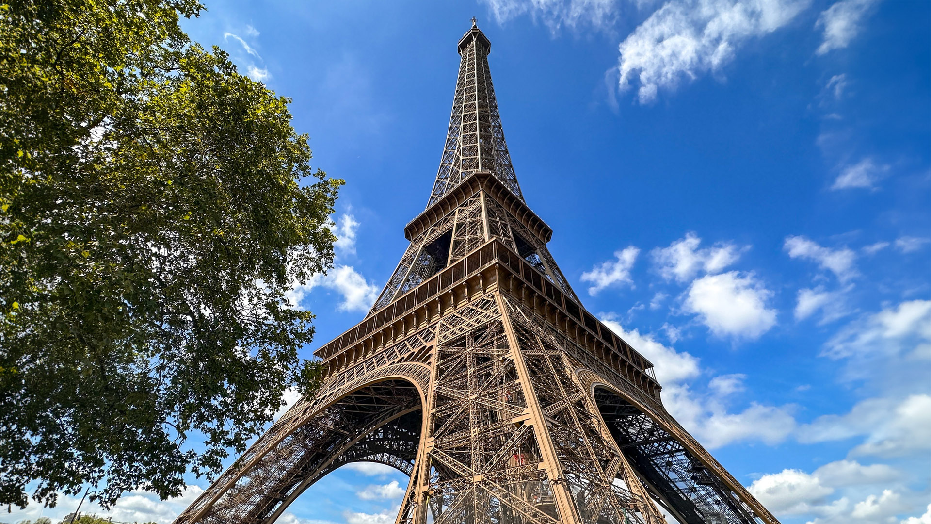 Como ir do aeroporto Charles de Gaulle à Torre Eiffel