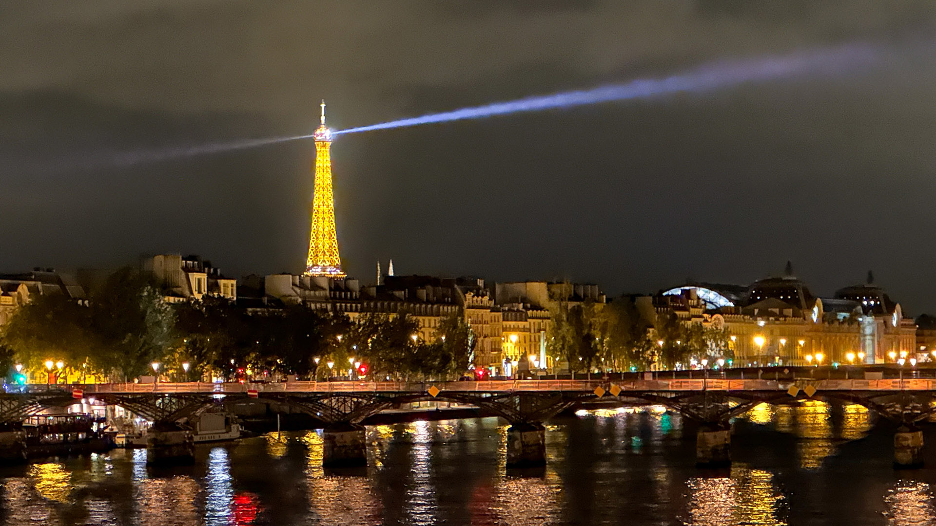 Torre Eiffel vista da Pont Neuf