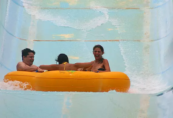 Guia Beach Park: o que fazer para curtir um dia no parque aquático