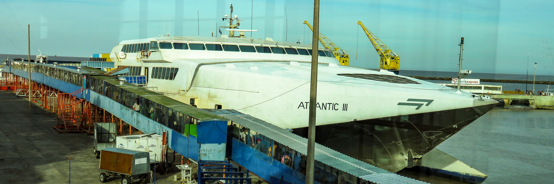 De Montevidéu a Buenos Aires de barco