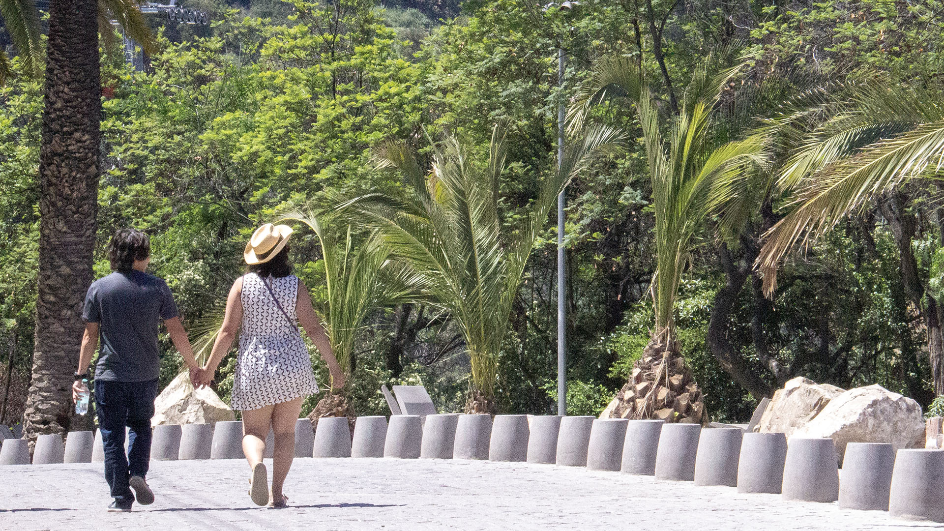 Não procure um lugar em outro! 2 Não procure um lugar em outro!