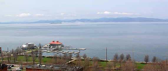 Burlington, VT: Lake Champlain visto do Courtyard Marriott