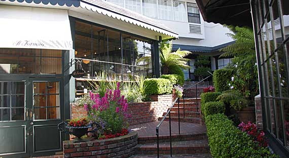 Pine Inn, charme clássico no centrinho de Carmel 1 Pine Inn, charme clássico no centrinho de Carmel 1