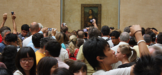 Na sala com a Mona Lisa