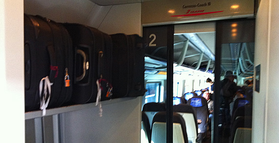 As duas malas no trem