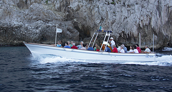 passeio em volta da ilha de capri