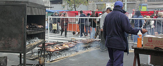 Grelha do choripán - Feria de Mataderos