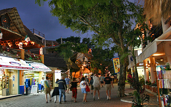 Quinta Avenida, Playa del Carmen