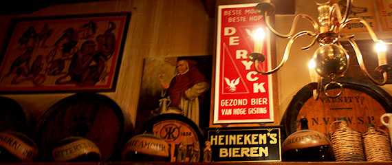 Bar Int Aepjen, Amsterdã