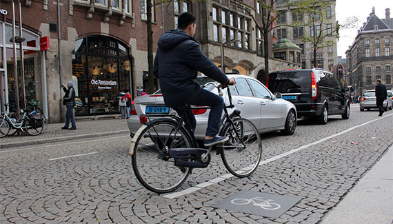 Faixa para ciclistas em Amsterdã