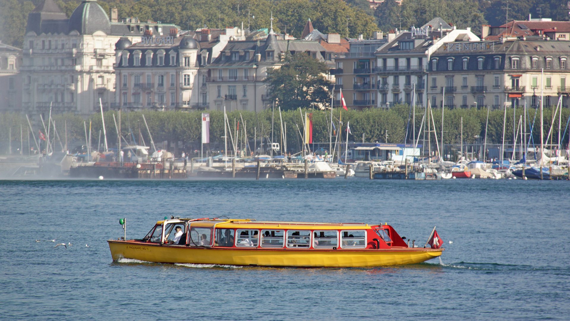 suiça francesa genebra barco de passeio no lago