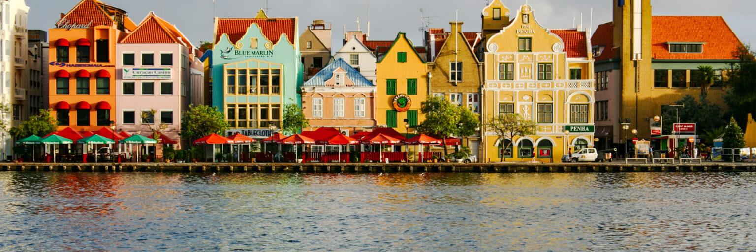 Curaçao: a ilha do Caribe que combina praias com história