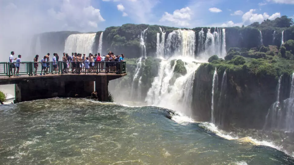 Como é alugar um carro em Foz do Iguaçú e passar a fronteira da Argentina