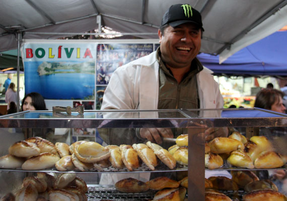 Salteñas do Osvaldo, na feira da Praça da Ucrânia