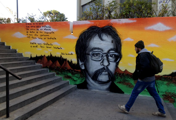 Paulo Leminski em grafite, no Largo da Ordem