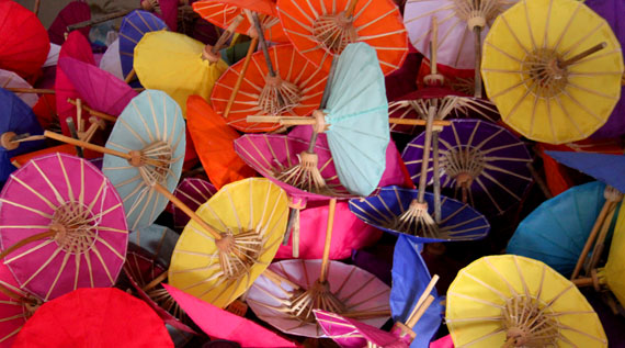 Fábrica de guarda-chuvas de papel em Bo Sang