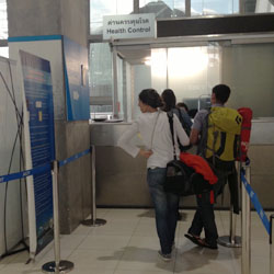 Posto de controle de saúde, aeroporto de Bangkok