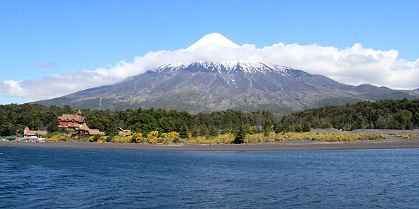Vulcão Osorno, visto do Lago Todos Los Santos