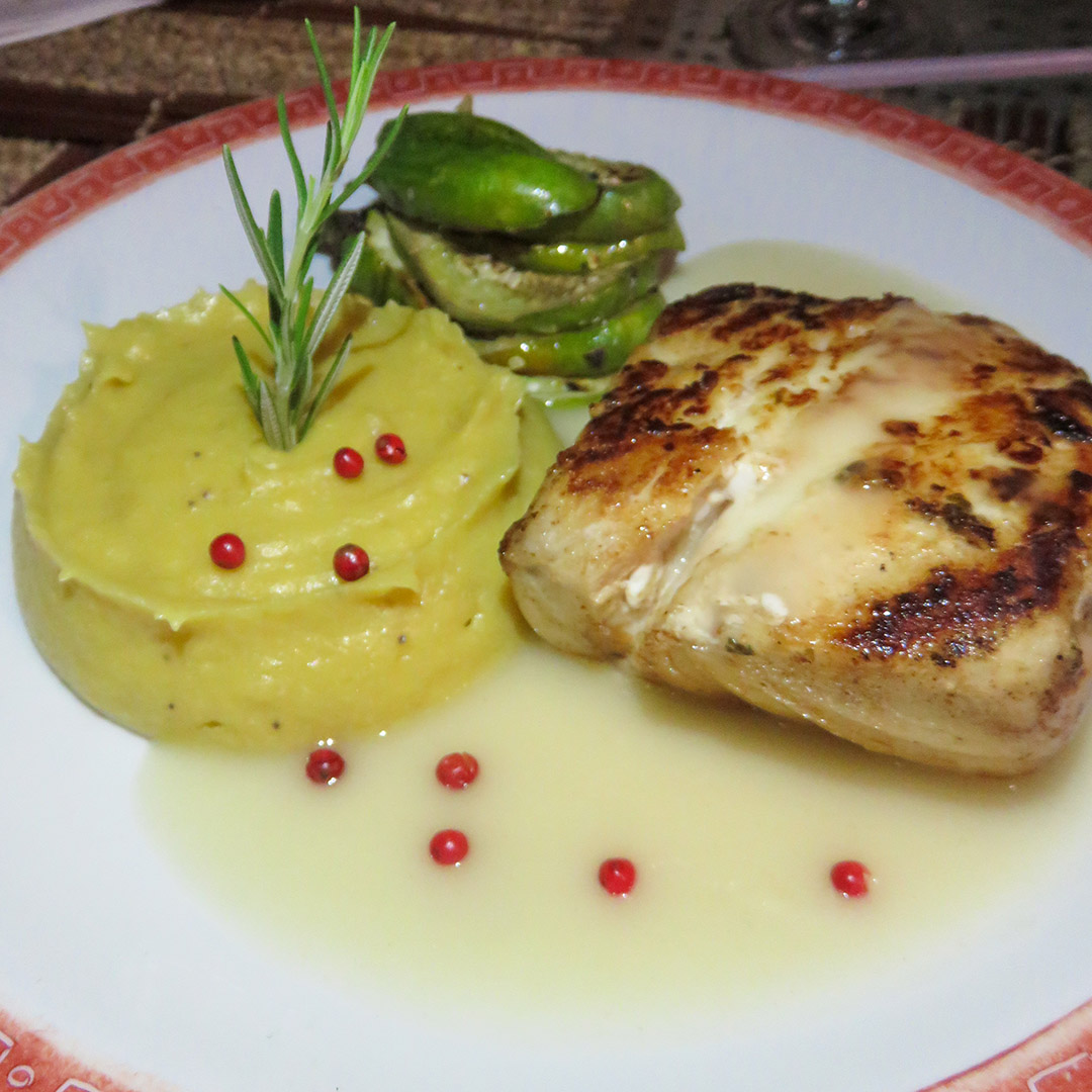 Restaurante da Pousada Vila Araticum Santo André da Bahia