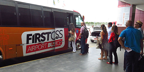 Ônibus executivo aeroporto Salvador - First Class