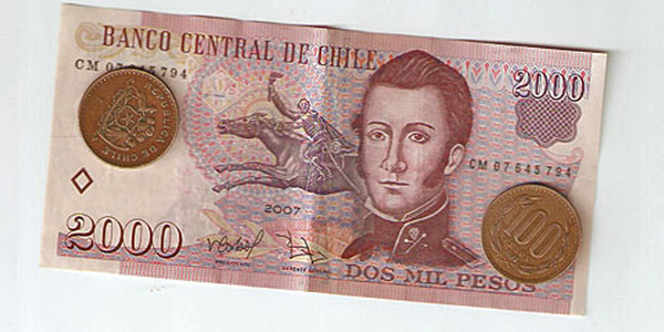 que moeda levar para o Chile