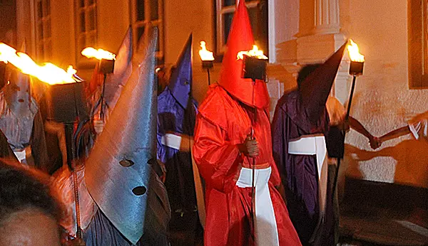 Prociss&atilde;o do Fogar&eacute;u