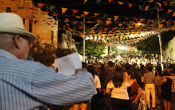 Locutor na Ladeira Cunha e Cruz