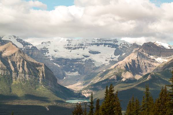 Vista de Lake Louise a partir das montanhas