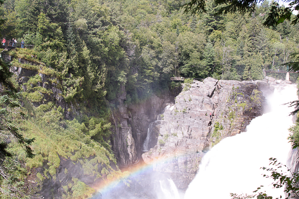 Arco-íris eterno no Canyon Ste-Anne