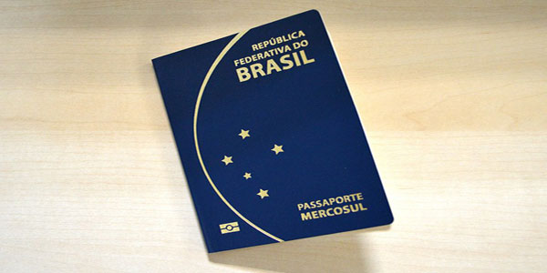 Novo passaporte brasileiro com 10 anos de validade