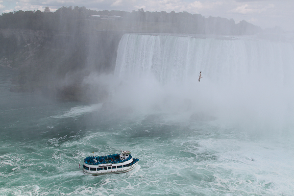 Passeio de barco em Niagara Falls