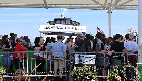 Embarque Alcatraz Cruises