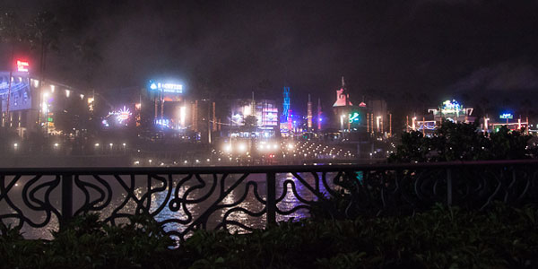 Vista noturna do CityWalk