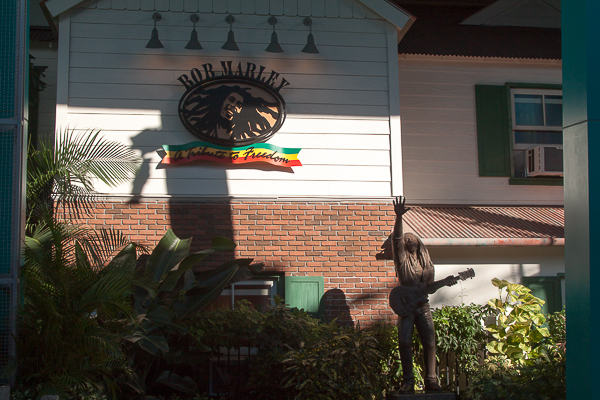 Bob Marley é tema de barzinho no CityWalk