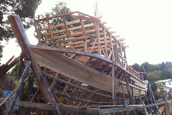Barco sendo construído em Mechuque